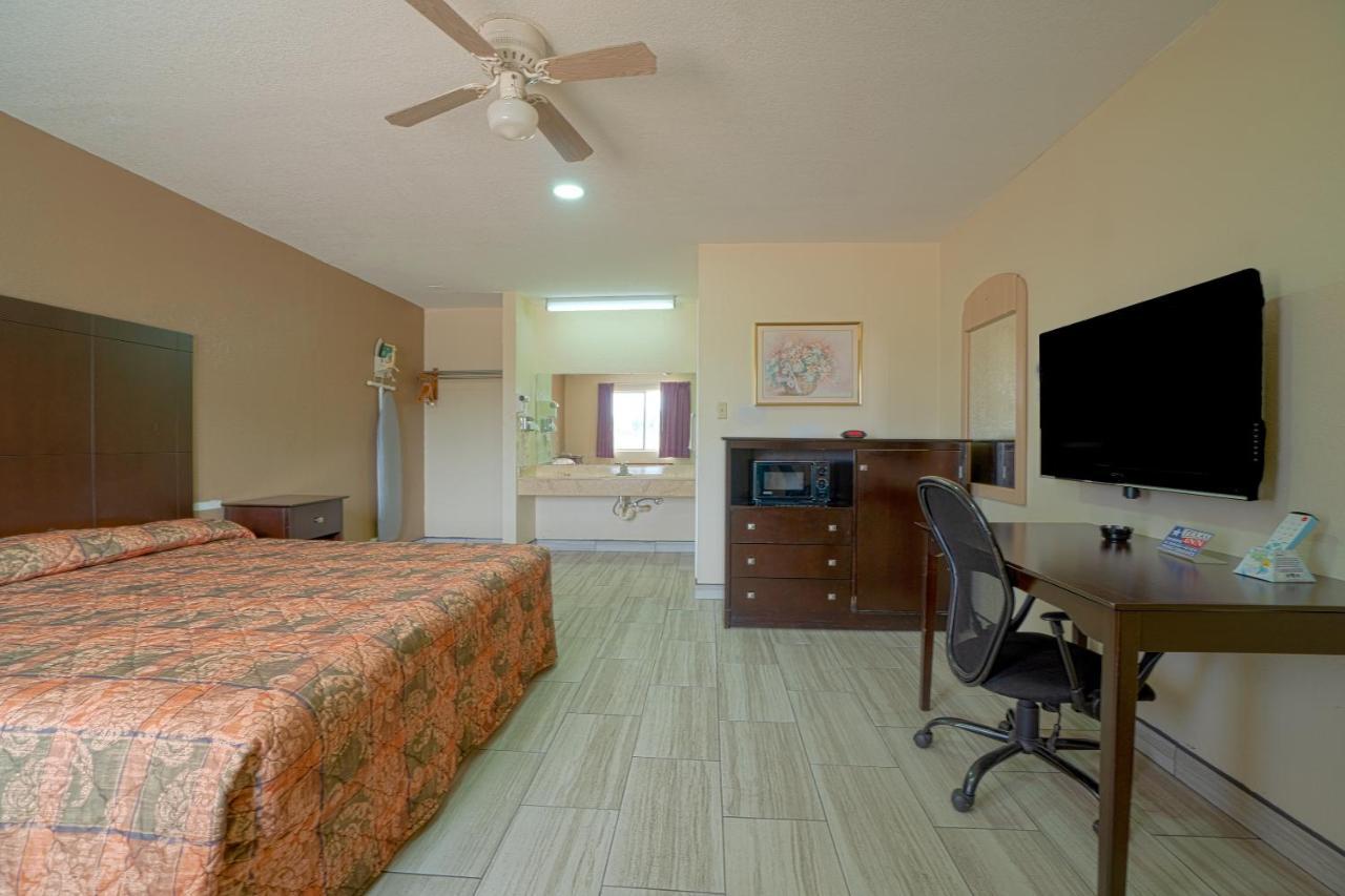 Texas Inn San Benito Near Harlingen Kültér fotó